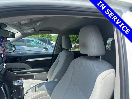 2019 Toyota Highlander LE I4