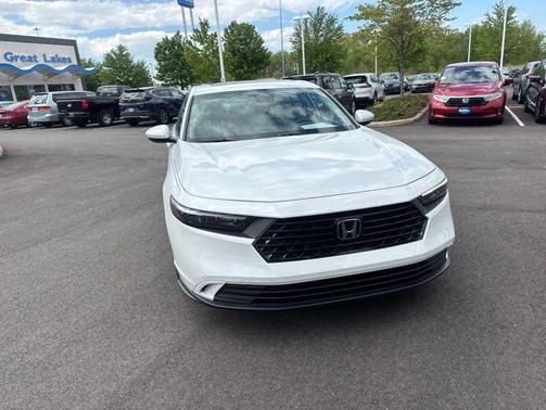 Platinum White Pearl 2024 Honda Accord EX
