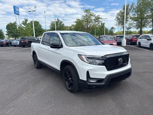 Platinum White Pearl 2023 Honda Ridgeline Black