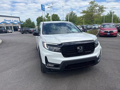 Platinum White Pearl 2023 Honda Ridgeline Black