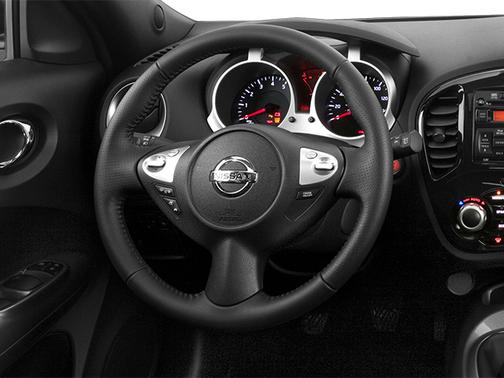 Brilliant Silver 2014 Nissan Juke SV