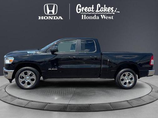 Diamond Black Crystal Pearlcoat 2023 RAM 1500 Big Horn/Lone Star