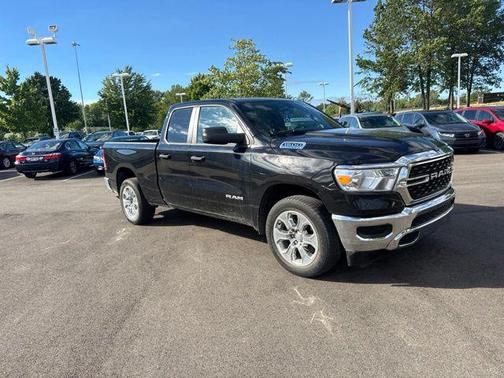Diamond Black Crystal Pearlcoat 2023 RAM 1500 Big Horn/Lone Star