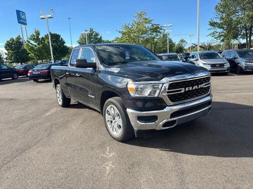 Diamond Black Crystal Pearlcoat 2023 RAM 1500 Big Horn/Lone Star