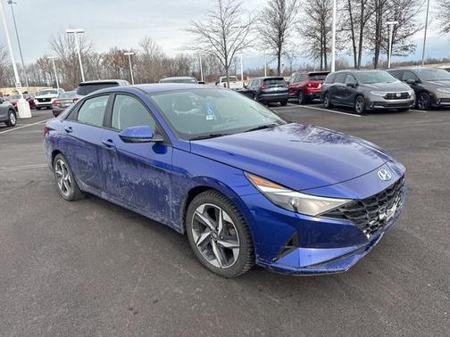 2023 Hyundai ELANTRA SEL