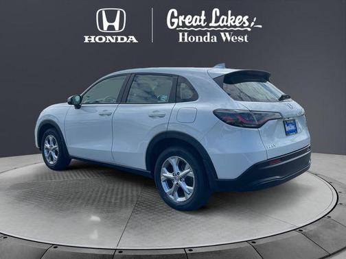 Platinum White Pearl 2023 Honda HR-V LX