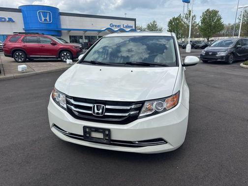 White Diamond Pearl 2017 Honda Odyssey EX-L