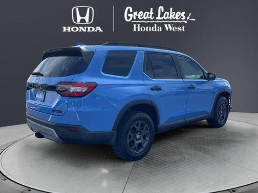 Diffused Sky Pearl 2025 Honda Pilot TrailSport