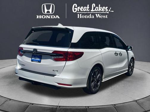 Platinum White Pearl 2024 Honda Odyssey Elite