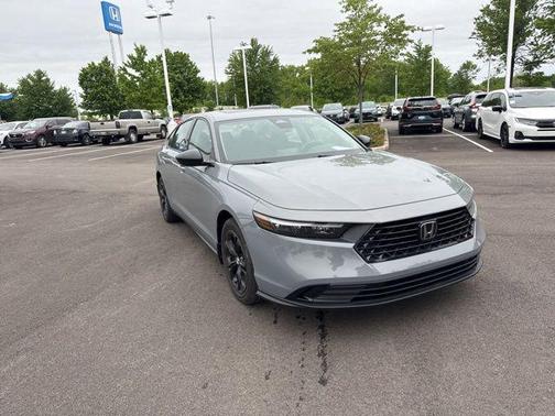 Urban Gray Pearl 2025 Honda Accord SE