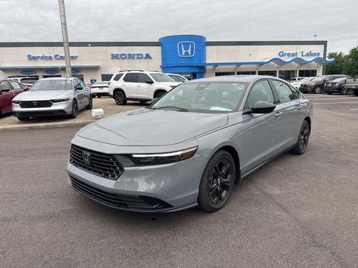 Urban Gray Pearl 2025 Honda Accord SE
