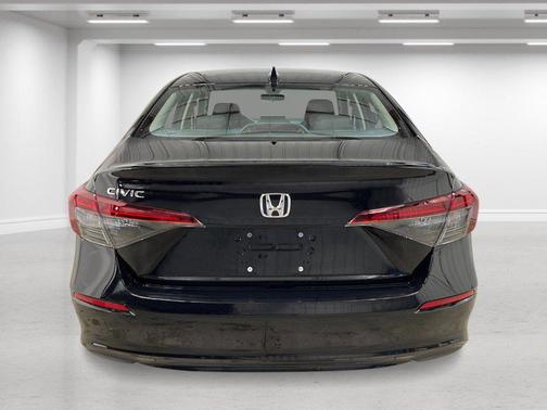 Crystal Black Pearl 2027 Honda Civic LX