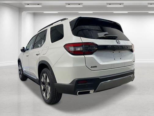 Platinum White Pearl 2026 Honda Pilot Elite