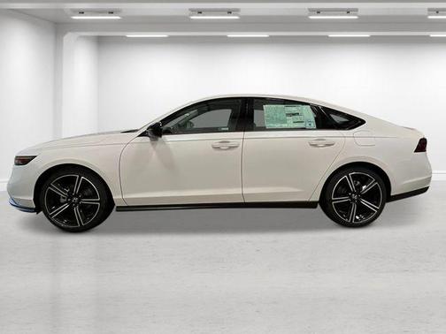 Platinum White Pearl 2026 Honda Accord SE