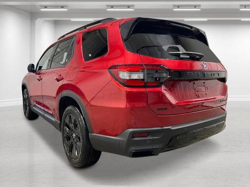 Radiant Red Metallic II 2026 Honda Pilot Black Edition