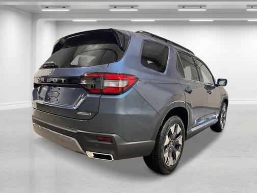 Smoke Blue Pearl 2026 Honda Pilot Touring 8-Passenger