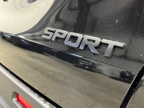 Crystal Black Pearl 2027 Honda HR-V Sport