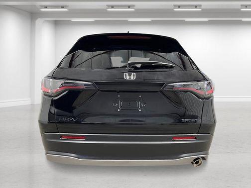 Crystal Black Pearl 2027 Honda HR-V Sport