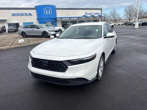 Platinum White Pearl 2024 Honda Accord LX 1.5T