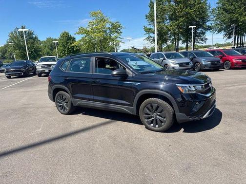 Deep Black Pearl 2024 Volkswagen Taos 1.5T S