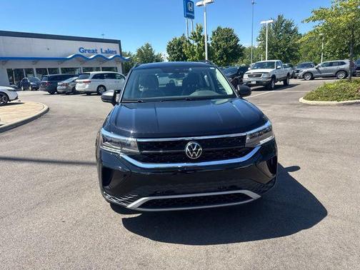 Deep Black Pearl 2024 Volkswagen Taos 1.5T S