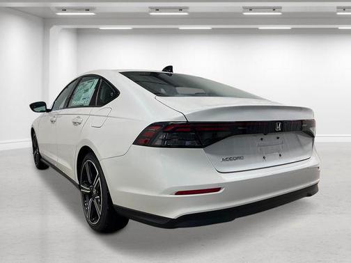 Platinum White Pearl 2026 Honda Accord SE