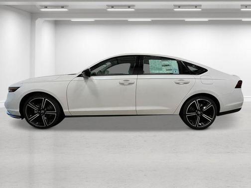 Platinum White Pearl 2026 Honda Accord SE