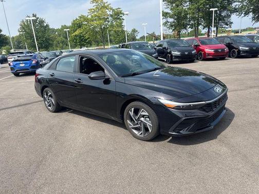 Abyss Black 2025 Hyundai ELANTRA HEV SEL Sport