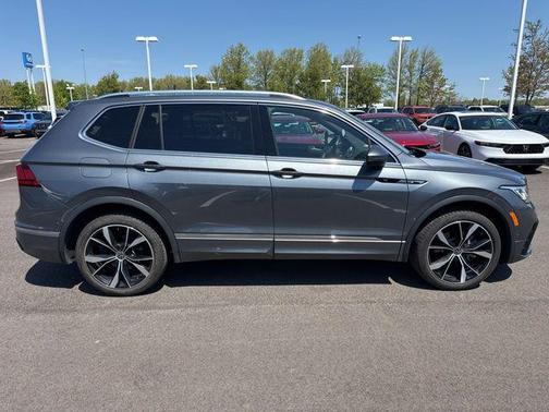 Platinum Gray Metallic 2024 Volkswagen Tiguan 2.0T SEL R-Line 4MOTION