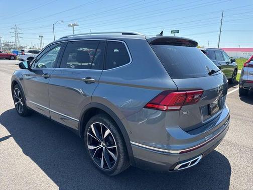 Platinum Gray Metallic 2024 Volkswagen Tiguan 2.0T SEL R-Line 4MOTION