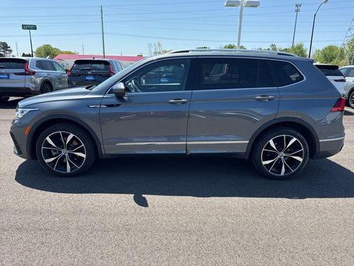 Platinum Gray Metallic 2024 Volkswagen Tiguan 2.0T SEL R-Line 4MOTION