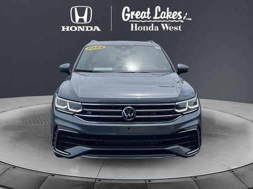 Platinum Gray Metallic 2024 Volkswagen Tiguan 2.0T SEL R-Line 4MOTION