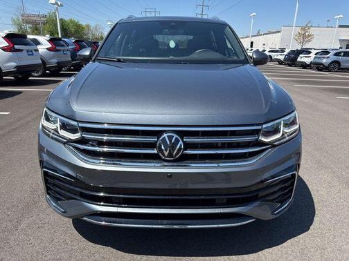 Platinum Gray Metallic 2024 Volkswagen Tiguan 2.0T SEL R-Line 4MOTION