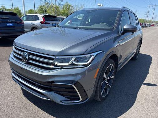 Platinum Gray Metallic 2024 Volkswagen Tiguan 2.0T SEL R-Line 4MOTION
