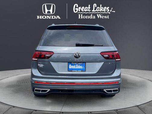 Platinum Gray Metallic 2024 Volkswagen Tiguan 2.0T SEL R-Line 4MOTION