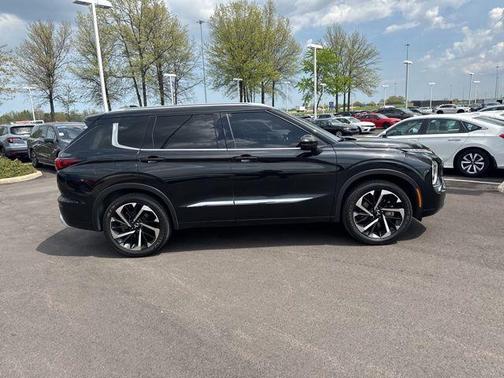 Black Diamond 2022 Mitsubishi Outlander SEL 2.5 S-AWC