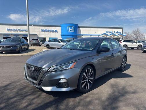 2022 Nissan Altima SR FWD