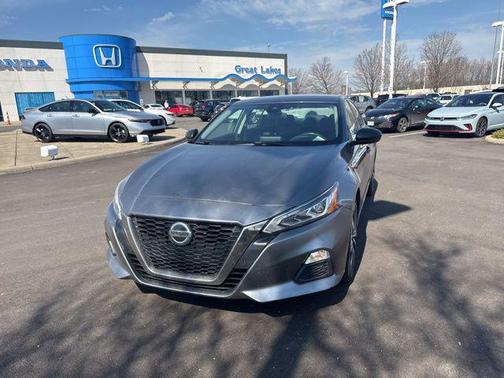 2022 Nissan Altima SR FWD