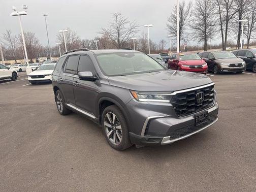 2025 Honda Pilot Touring 8-Passenger