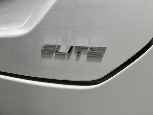 Wy/Platinumwhit 2026 Honda Pilot Elite