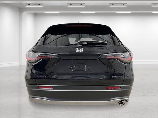 Crystal Black Pearl 2027 Honda HR-V Sport