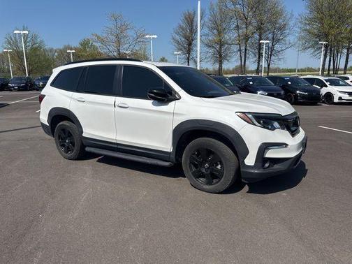 Platinum White Pearl 2022 Honda Pilot AWD TrailSport