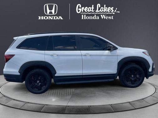 Platinum White Pearl 2022 Honda Pilot AWD TrailSport