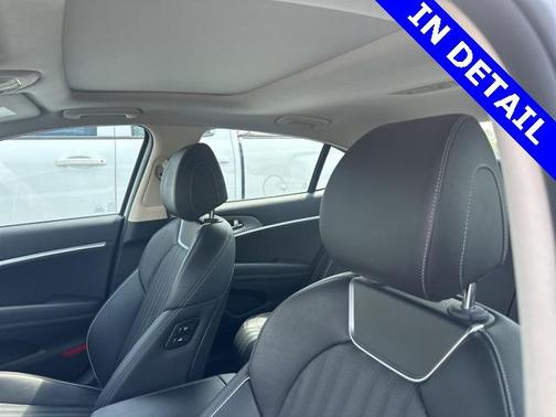2022 Genesis G70 2.0T AWD