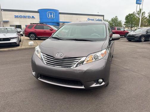 2012 Toyota Sienna XLE