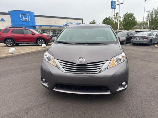 2012 Toyota Sienna XLE