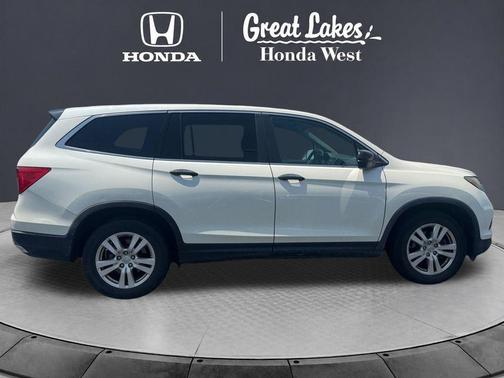 White Diamond Pearl 2017 Honda Pilot LX