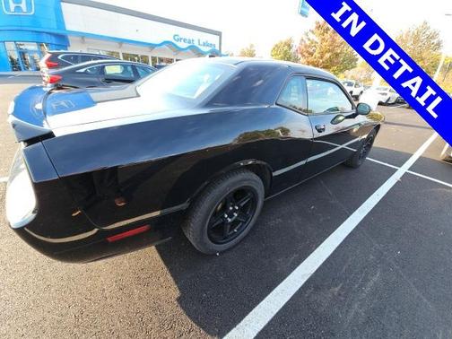 2012 Dodge Challenger SXT