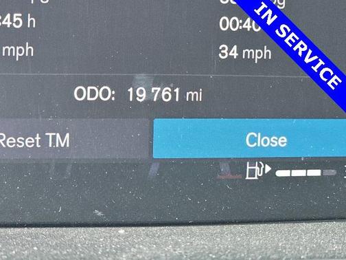 2023 Volvo XC40 B5 Plus Dark Theme