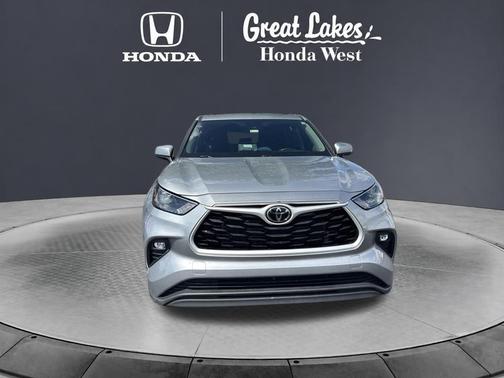Celestial Silver Metallic 2024 Toyota Highlander LE